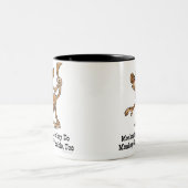 猿は悩みで、猿、猿得ます、余りに見ます ツートーンマグカップ (中央)