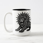 獅子座の太陽のたてがみを持つライオン | BurnsInHell ツートーンマグカップ (左)