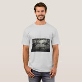 獣が侵入する Tシャツ (正面フル)