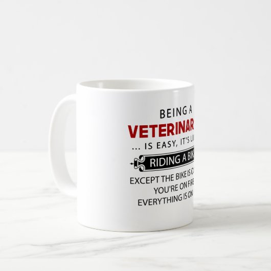 獣医があります。容易でおもしろいなマグはあります コーヒーマグカップ (正面左)