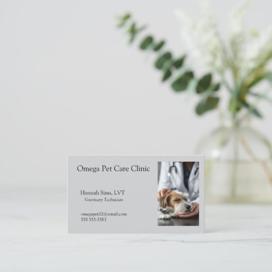 獣医が病気の犬を治療する 名刺 (スタンド正面)