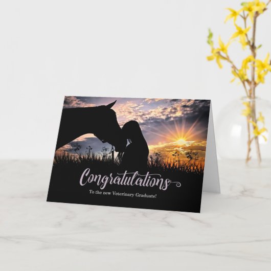 獣医の院馬と女性のカーボーイ祝い カード (黄色い花)