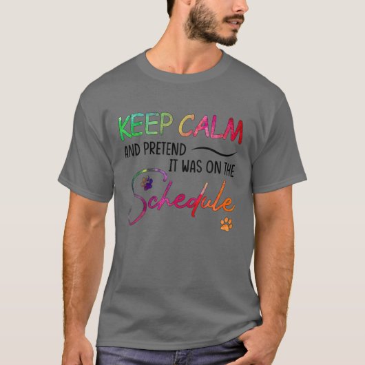 獣医保の穏やかさと偽りのスケジュール獣医テック Tシャツ (正面)