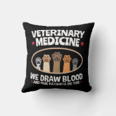 獣医学We Draw Blood おもしろい Vet Tech クッション (裏面)