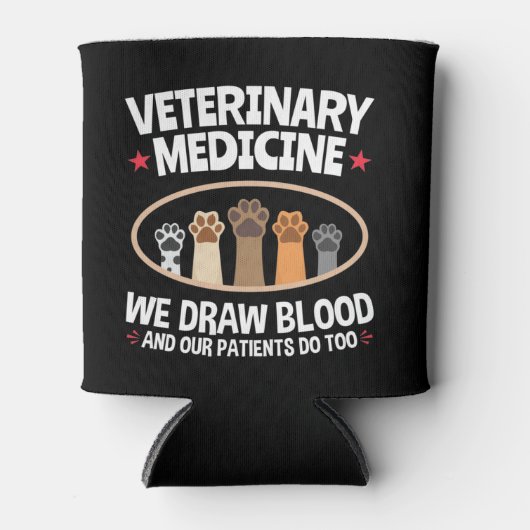 獣医学We Draw Blood おもしろい Vet Tech 缶クーラー (正面)