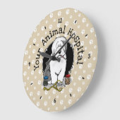 獣医師の老英牧羊犬グレー1可愛い獣医 ラージ壁時計 (傾斜)