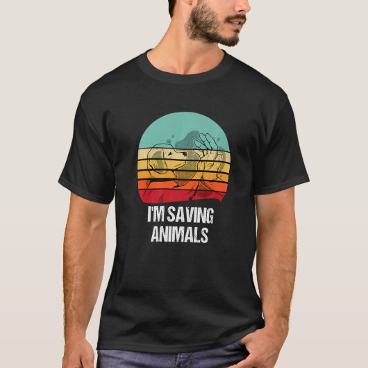 獣医救獣医の獣医だ Tシャツ (正面)