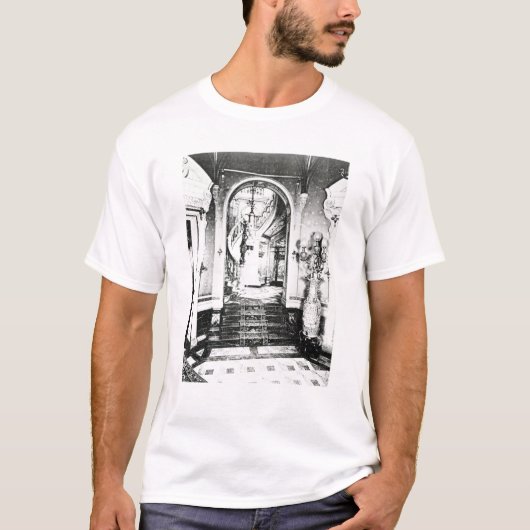 玄関およびオニックスの階段 Tシャツ (正面)