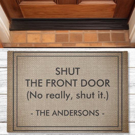 玄関のドアを閉めても本当に閉まらないおもしろい ドアマット