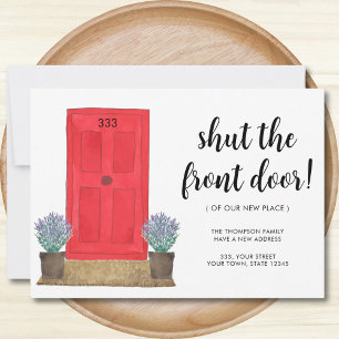 玄関のドアを閉めて動く 案内状