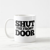 玄関のドアを閉める コーヒーマグカップ (左)