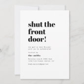 玄関ドアを閉める引っ越し祝いパーティーパーティー 招待状 (正面)