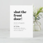 玄関ドアを閉める引っ越し祝いパーティーパーティー 招待状 (スタンド正面)