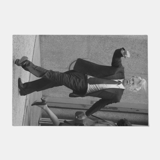 玄関マットを憎むことを行っているドナルド・トランプの嫌悪症 ドアマット (正面)