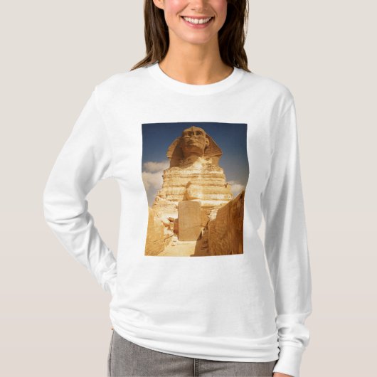 王のさかのぼるスフィンクス統治 Tシャツ (正面)