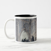 王をで覆っている修道士はCamenzの女子修道院をおおいます ツートーンマグカップ (左)