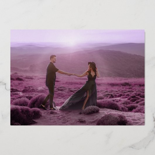 王冠の写真の結婚式は、日付の紫色の銀を保存 箔招待状 (裏面)