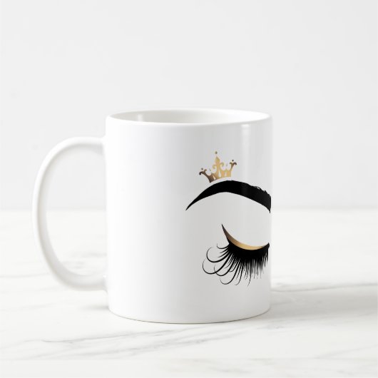 王冠の美しい長いまつげの目を輝かす コーヒーマグカップ (左)