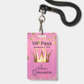 王冠のQuinceañera金VIPのバッジとの魅力的なピンク バッジ (ストラップ付き裏面)