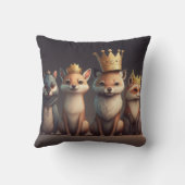 王冠をかぶった可愛い野生動物の装飾用クッション クッション (裏面)