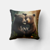 王冠をかぶった可愛い野生動物 クッション (裏面)