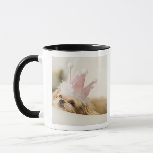 王冠を持つ犬 マグカップ (左)