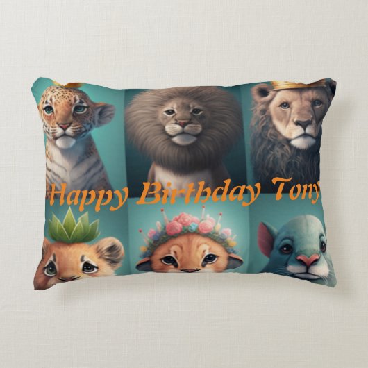 王冠を青く丸めたピロを着たかわいい野生動物 アクセントクッション (正面)