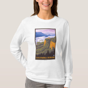 王冠ポイントとのコロンビア川の峡谷場面 Tシャツ