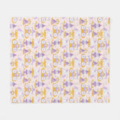 王女が付いているパターン フリースブランケット (正面(横))