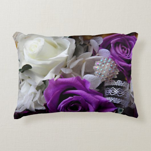 王室のな紫色のバラ アクセントクッション (正面)