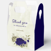 王室のベージュ結婚フローラ フェイバーボックス (見開き)