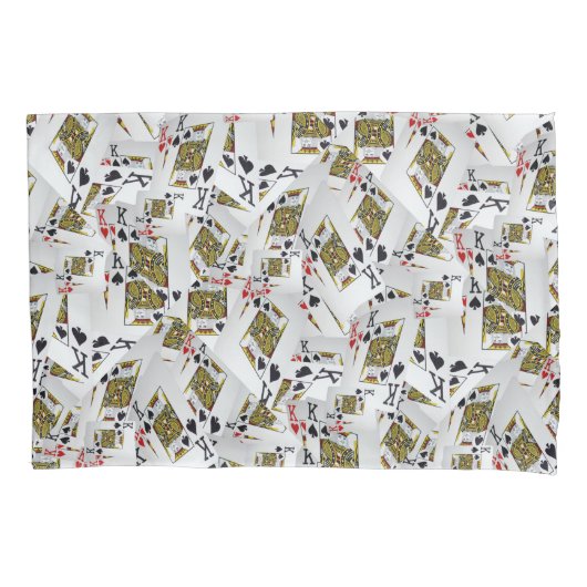 「王室の層：王の積み重なったポーカーカード」 枕カバー (正面)