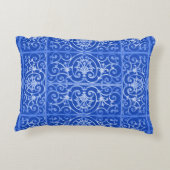 王室の青スクロール模様 アクセントクッション (裏面)