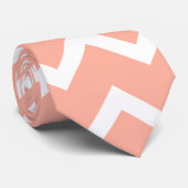 珊瑚および白いジグザグパターン ネクタイ (ロール)