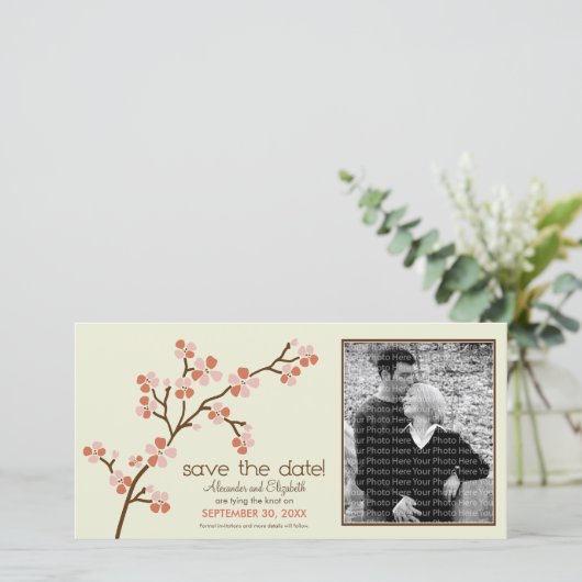 珊瑚かアイボリーの桜の保存日付のフォトカード セーブザデート (スタンド正面)