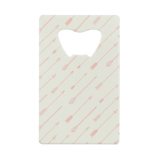 珊瑚によって輪郭を描かれる矢パターン クレジットカード栓抜き (正面)