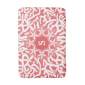 珊瑚のピンクのビーチの珊瑚礁のヒトデのモノグラム バスマット (正面縦)