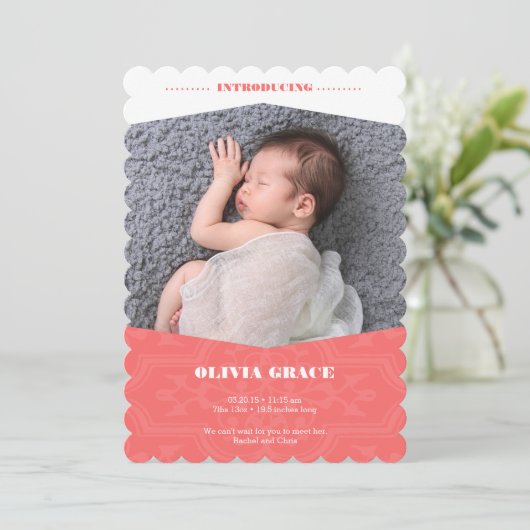珊瑚の女の子のためのベビーの発表 案内状 (スタンド正面)