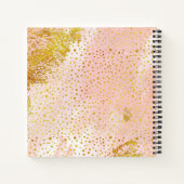 珊瑚桃の水彩画金ゴールド紙吹雪モノグラム ノートブック (裏面)