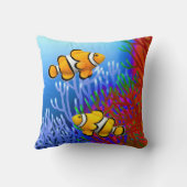 珊瑚礁のPercula Clownfishの枕 クッション (裏面)