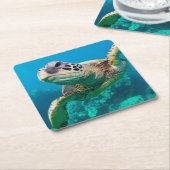 珊瑚礁|Hawaiiに泳いでいる緑のウミガメ スクエアペーパーコースター (アングル)
