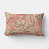 珊瑚背景にピンク色の青い花を ランバークッション (正面)
