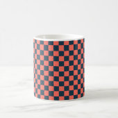 珊瑚色とネイビーの市松模様 コーヒーマグカップ (中央)