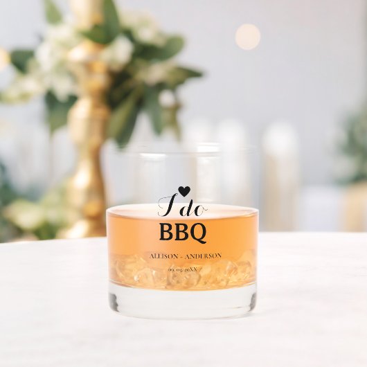 現代のカリグラフィーが BBQ の結婚前お披露目パーティーに ウイスキーグラス (インサイチュ (ウェディング))