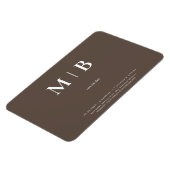 現代のモノグラム チョコレート セーブ・ザ・デート マグネット (左側)