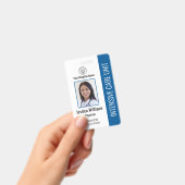現代の企業ロゴ写真 青い職員ID バッジ (手持ち)