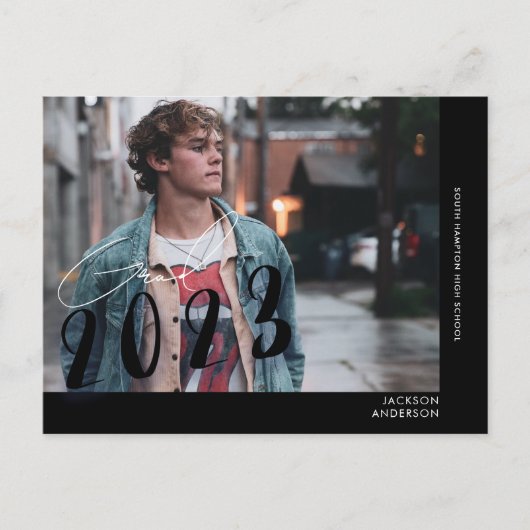 現代の学生 カジュアル フォト 卒業 ブラック ポストカード (正面)