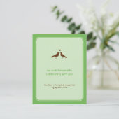 現代の愛の鳥たちにぴったりのグリーンウェディングの返信 招待状 (スタンド正面)