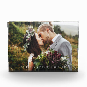 現代の結婚式の花嫁と新郎 フォトブロック