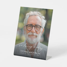 現代の葬儀の写真 愛する人の記憶に 台座サイン